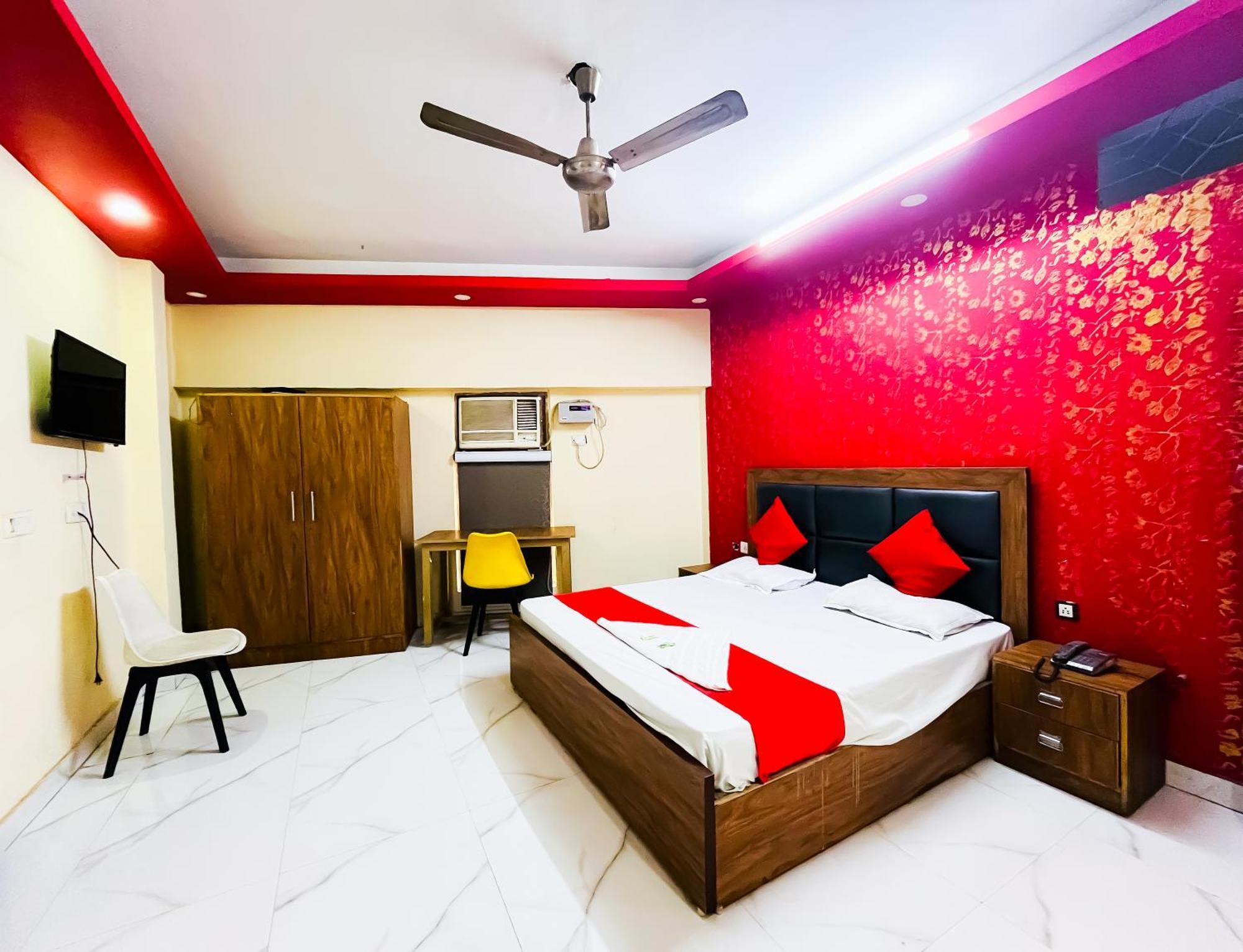 Sunrise Haven Near Nizamuddin Railway Station 2 Min Walk Hotel 3*