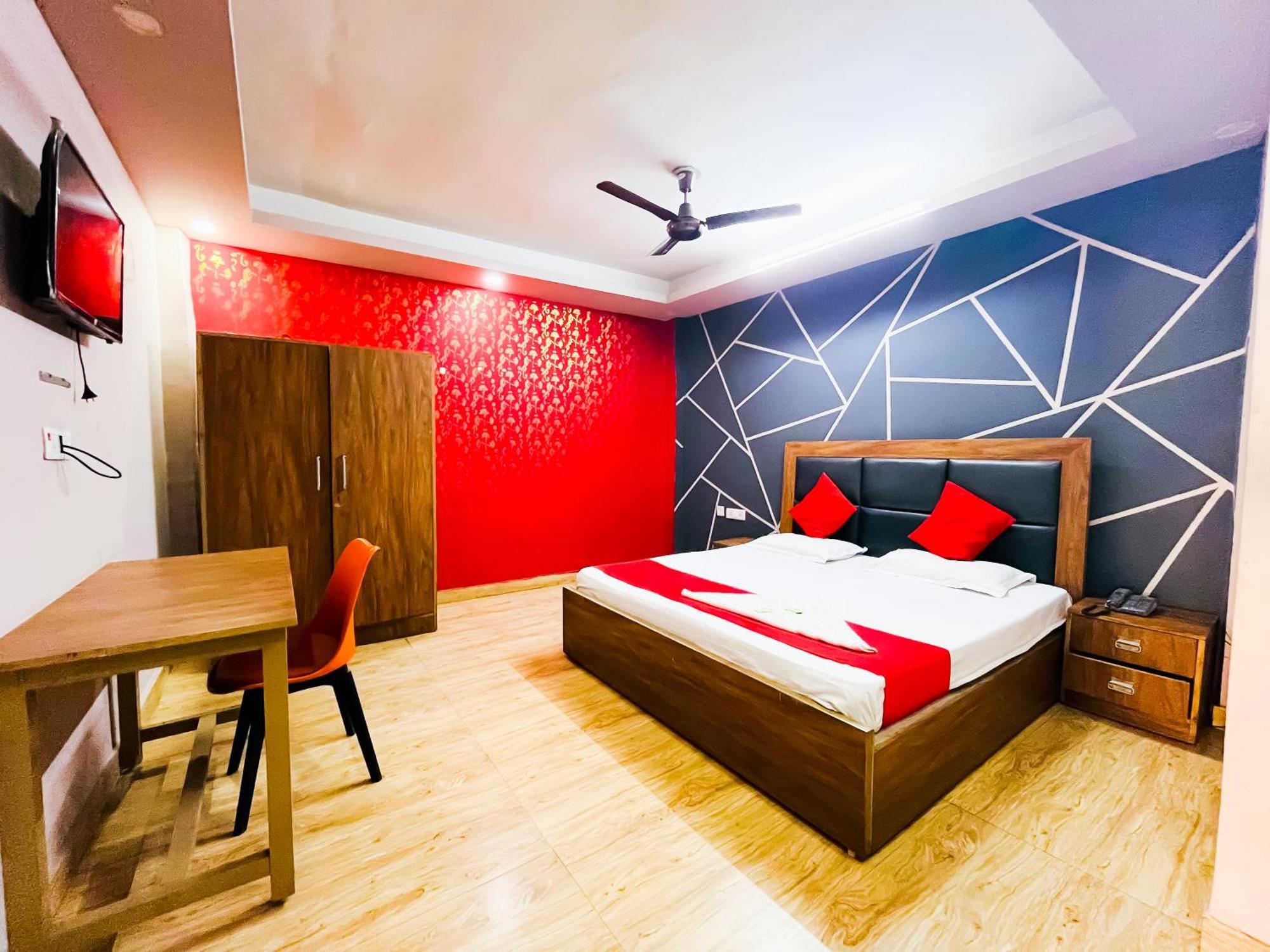 Hotel Sunrise Haven Near Nizamuddin Railway Station 2 Min Walk